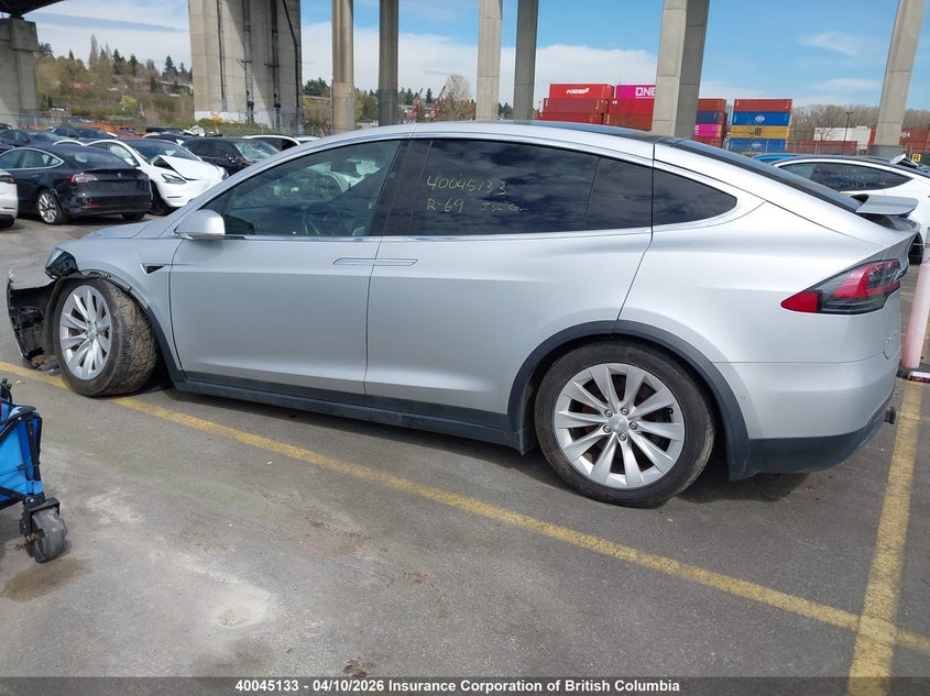 2017 Tesla Model X Awd/Standard Range VIN: 5YJXCBE23HF040453 Lot: 40045133