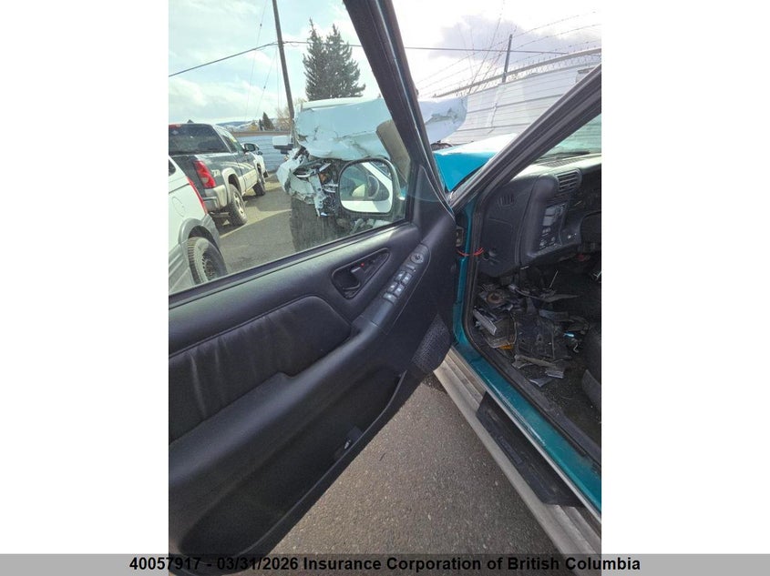 1996 Chevrolet Blazer VIN: 1GNDT13W4T2286854 Lot: 40057917