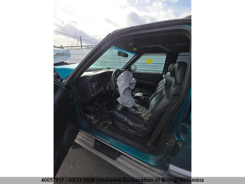 1996 Chevrolet Blazer VIN: 1GNDT13W4T2286854 Lot: 40057917