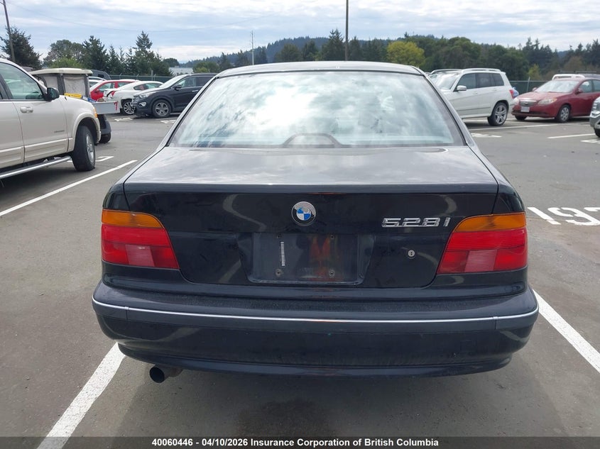 1998 BMW 528 I VIN: WBADD5327WBV53884 Lot: 40060446
