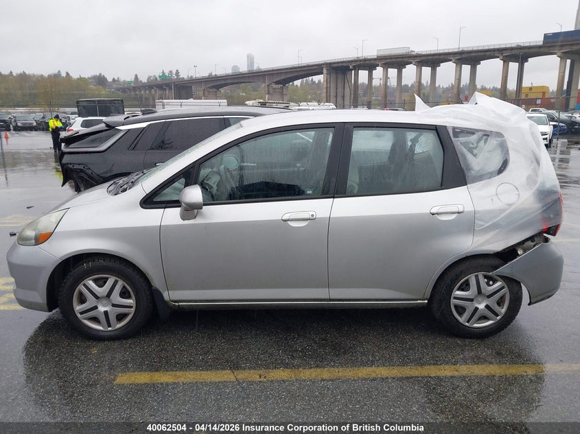 2007 Honda Fit VIN: JHMGD384X7S821132 Lot: 40062504