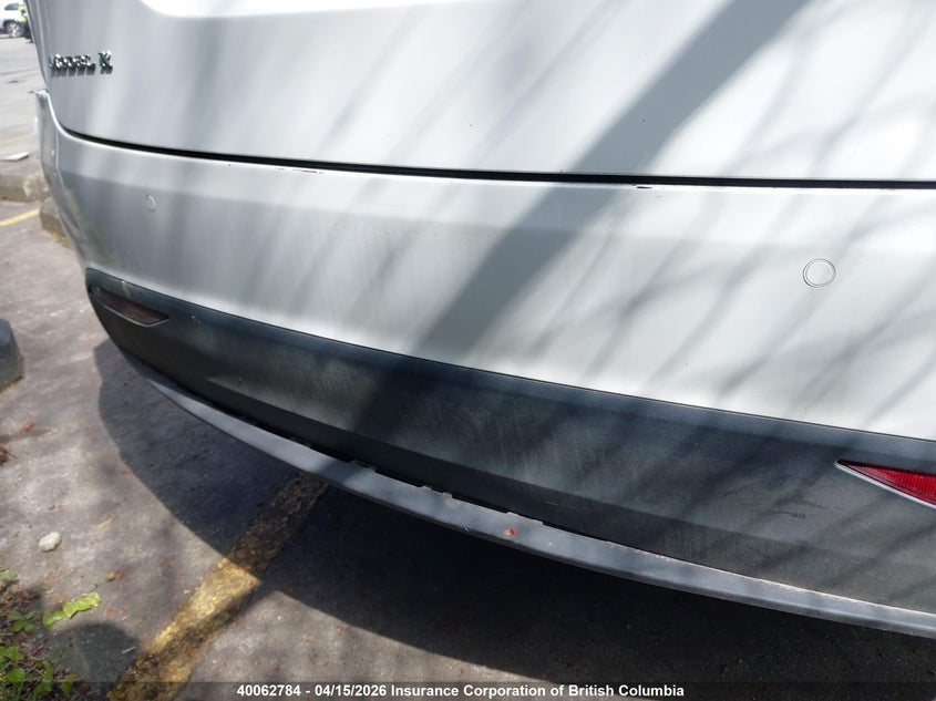 2017 Tesla Model X Awd/Standard Range VIN: 5YJXCBE22HF057180 Lot: 40062784