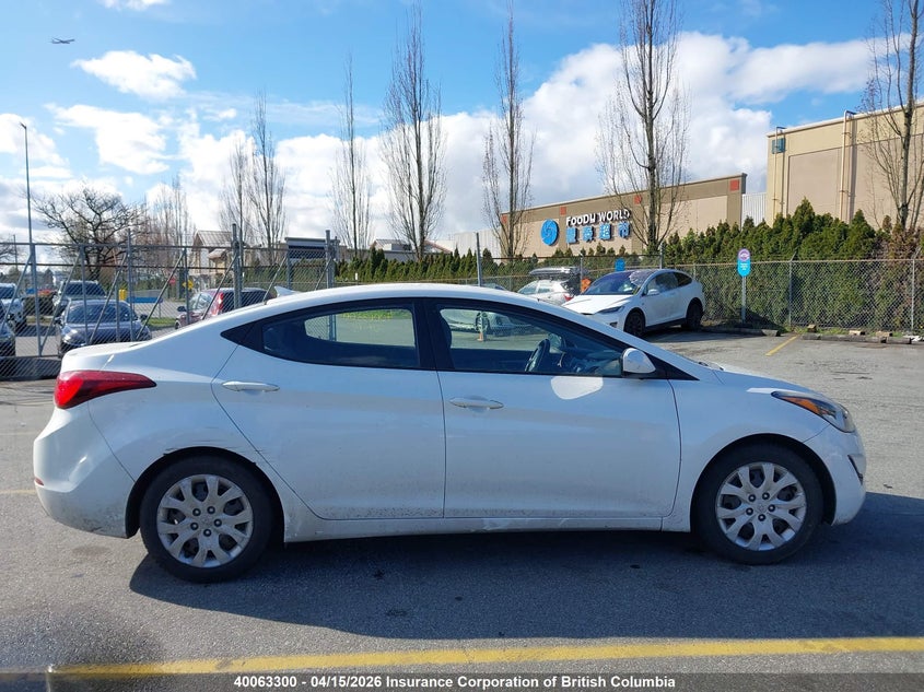 2014 Hyundai Elantra Se/Sport/Limited VIN: 5NPDH4AE6EH490692 Lot: 40063300