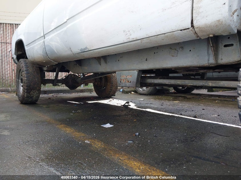 1996 GMC Sierra VIN: 1GTGK29F2TE518100 Lot: 40063340