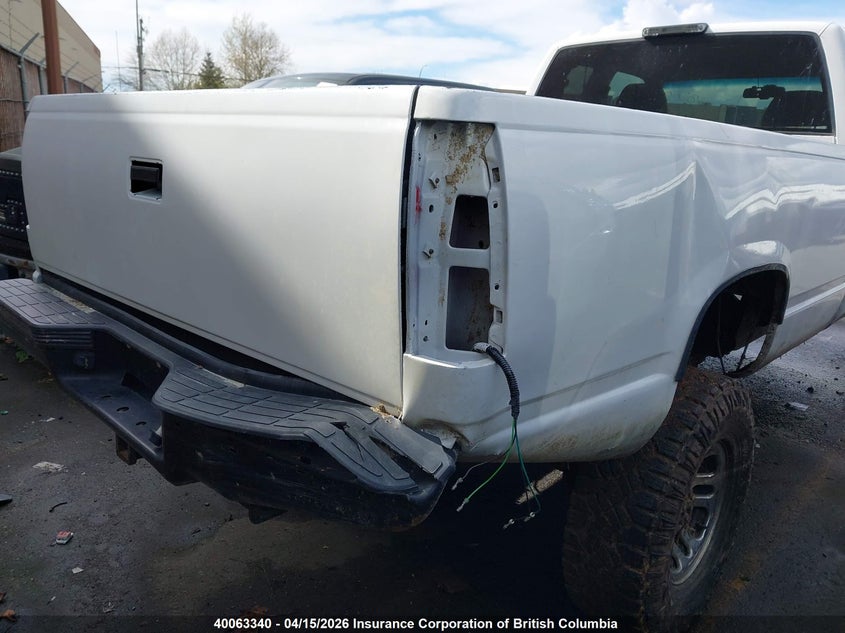 1996 GMC Sierra VIN: 1GTGK29F2TE518100 Lot: 40063340