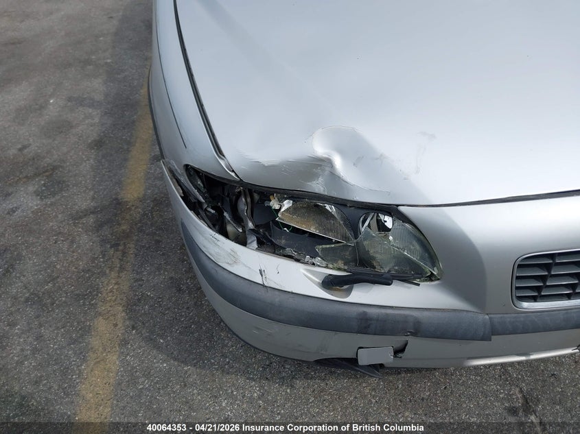 2004 Volvo S60 VIN: YV1RS61T842353930 Lot: 40064353