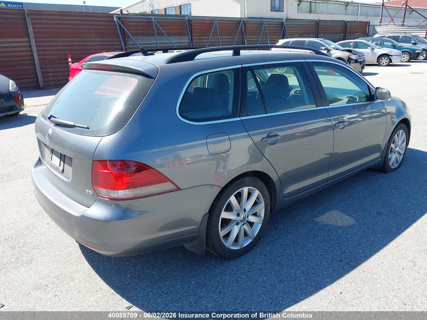 Vin: 3vwpl7aj1em612828, lot: 30078213, volkswagen golf 20144