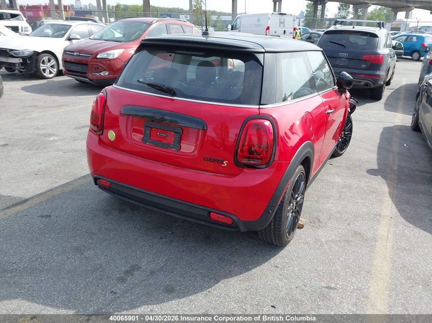 Vin: wmw13dj09r2v85855, lot: 30079556, mini cooper se 20244