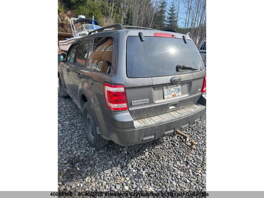 Vin: 1fmcu9dg1akc87265, lot: 30083532, ford escape xlt 20104