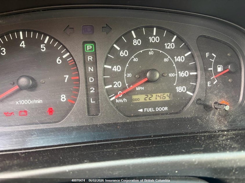 1998 Toyota Sienna Le VIN: 4T3GF13C8WU020610 Lot: 40070474