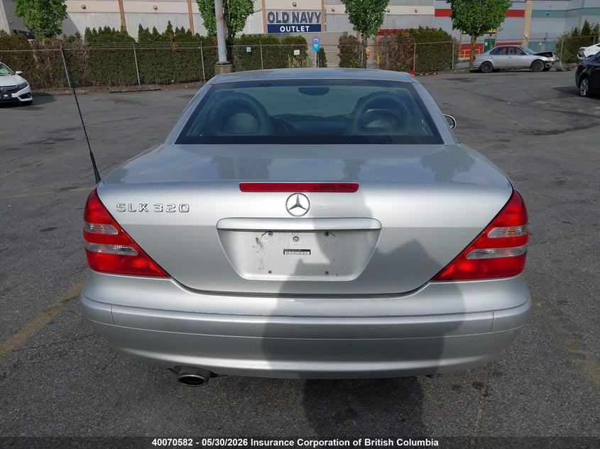 2004 Mercedes-Benz Slk 320 VIN: WDBKK65F94F307686 Lot: 40070582