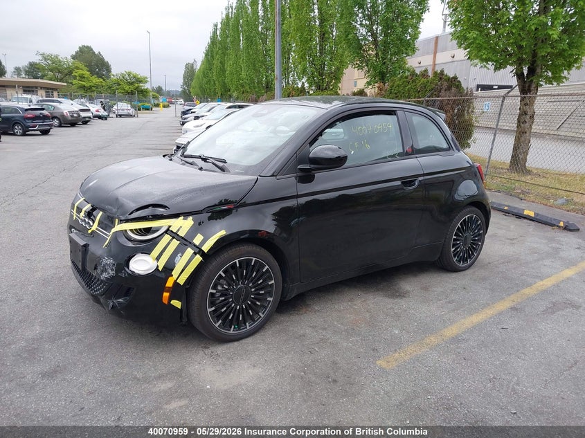 Vin: zfaffaa45sx237228, lot: 30085936, fiat 500 e red 20252