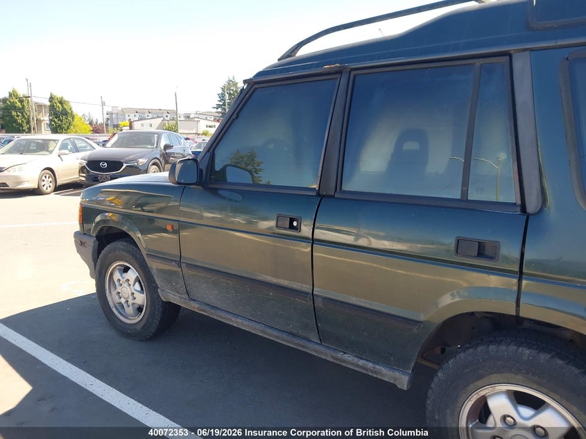 1995 Land Rover Discovery VIN: SALJY1247SA158456 Lot: 40072353