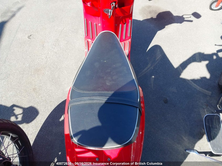 2010 VESPA LX BIKE 1