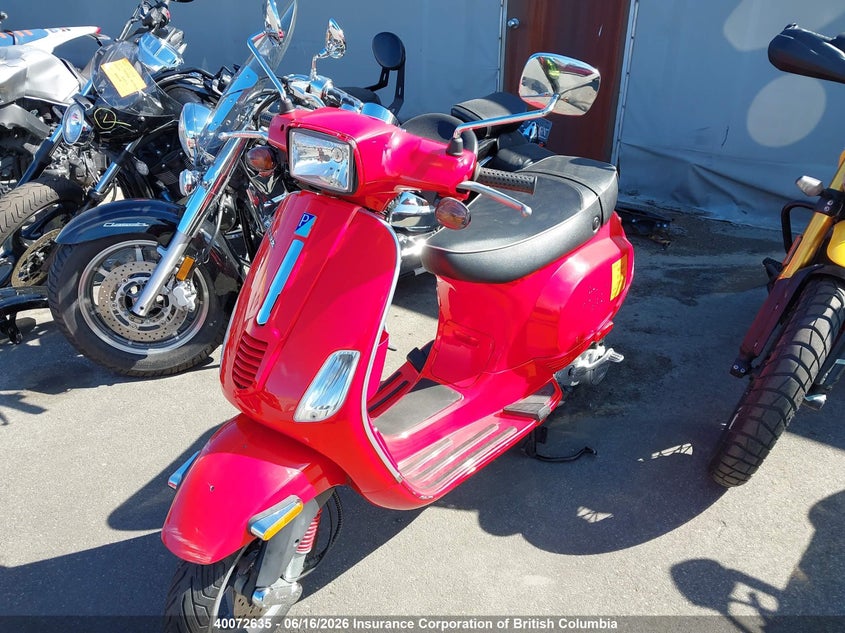 2010 VESPA LX BIKE 1