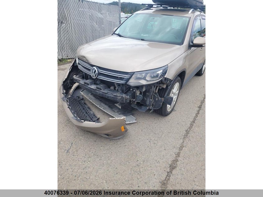2015 Volkswagen Tiguan Comfortline/Highline/Special Edition/Trendline, Front, IAAI, VIN WVGJV7AX7FW000959 — photo 2