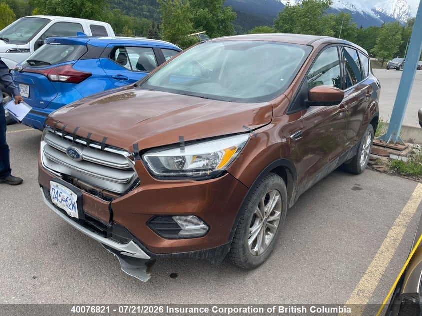 Vin: 1fmcu0gd8huc40018, lot: 30093098, ford escape se 20172