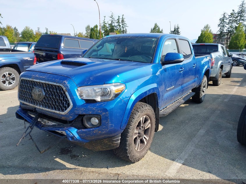 2018 Toyota Tacoma Dbl Cab/Sr5/Trd Sport/Or, Удар спереду, IAAI, VIN 5TFDZ5BN9JX038039 — фото 2