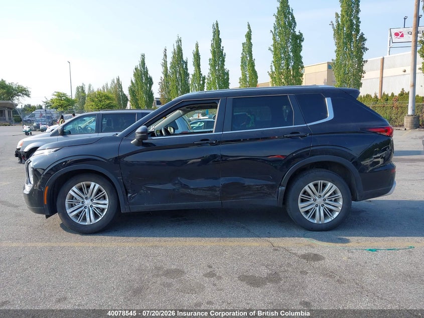 2023 Mitsubishi Outlander Le/Le Premium/Noir/Se/Sel VIN: JA4J4UA8XPZ609746 Lot: 40078545