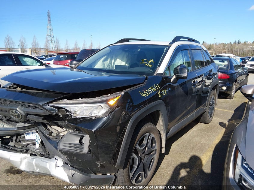 2021 Toyota RAV 4, Front, IAAI, VIN 2T3J1RFV4MW201832 — photo 2