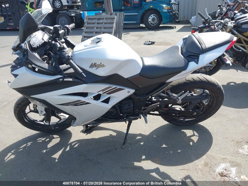 2017 Kawasaki Ex300 A VIN: JKAEX8A19HDA33183 Lot: 40078704