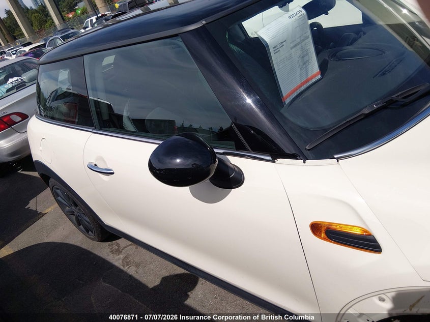 2016 Mini Cooper VIN: WMWXP5C50G2D13627 Lot: 40076871