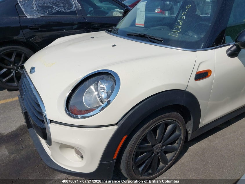 2016 Mini Cooper VIN: WMWXP5C50G2D13627 Lot: 40076871