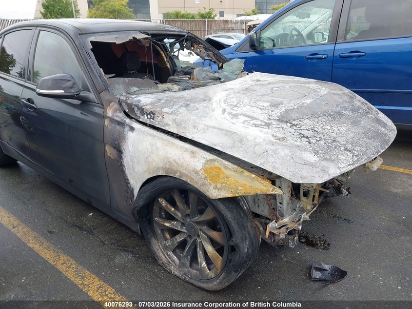 Vin: wba3c3c54df146544, lot: 30095904, bmw 3 series 320i xdrive 2013 img_1