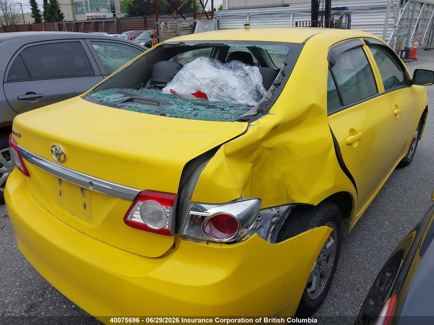 Vin: 2t1bu4ee2cc770820, lot: 30096057, toyota corolla s/le 20124