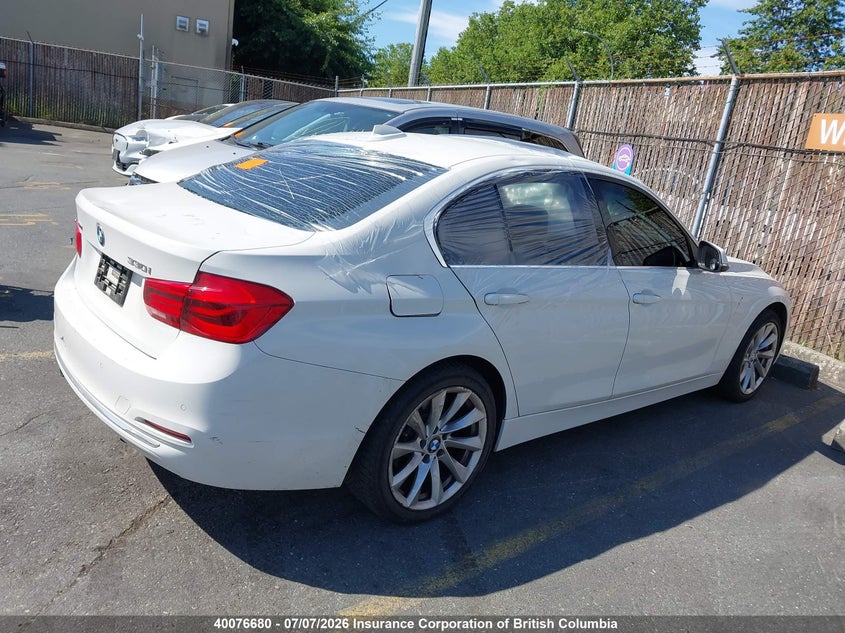 Vin: wba8d9c30ha012475, lot: 30096811, bmw 330 xi 20174
