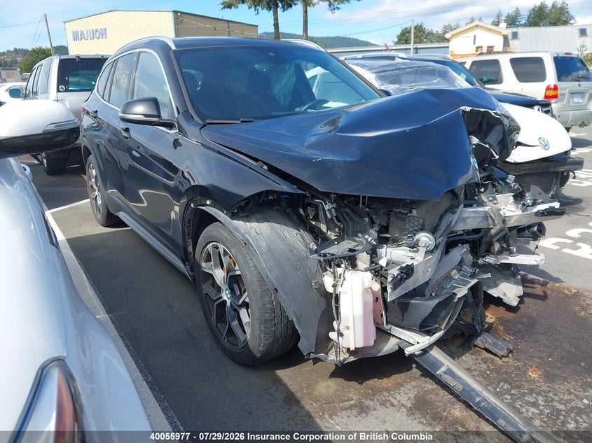 Vin: wbxjg9c04m5t56396, lot: 30096949, bmw x1 xdrive28i 2021 img_1
