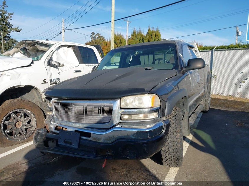 2004 GMC New Sierra K1500, Right Front, IAAI, VIN 2GTEK19V741249457 — photo 2