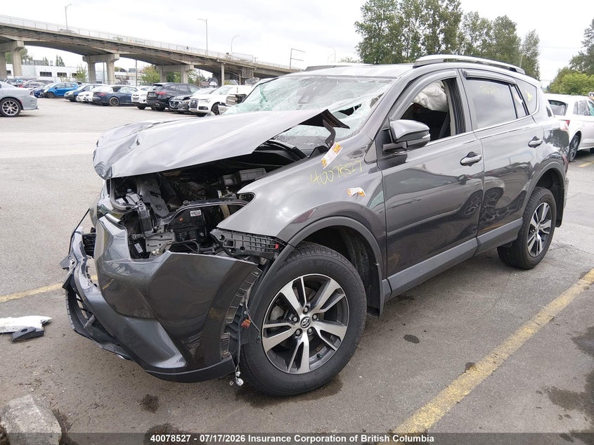 2018 Toyota RAV 4, Right Front, IAAI, VIN 2T3RFREV7JW845388 — photo 2