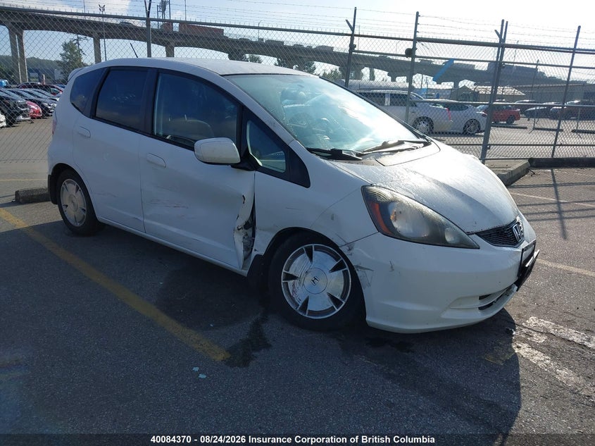 Vin: jhmge8h56bc800025, lot: 30102296, honda fit 2011 img_1