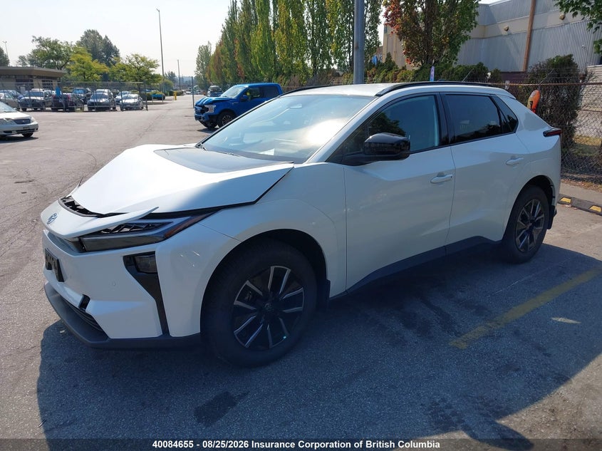 2026 Toyota Bz Xle/Limited, Front, IAAI, VIN JTMADAFB9TJ015098 — photo 2