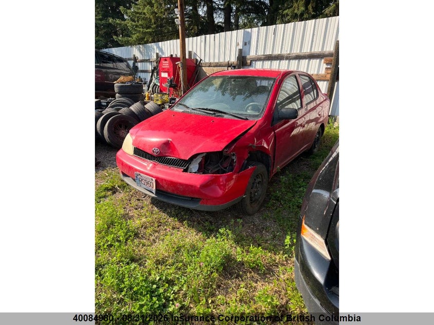 2002 Toyota Echo, Left Front, IAAI, VIN JTDBT123020243209 — photo 2
