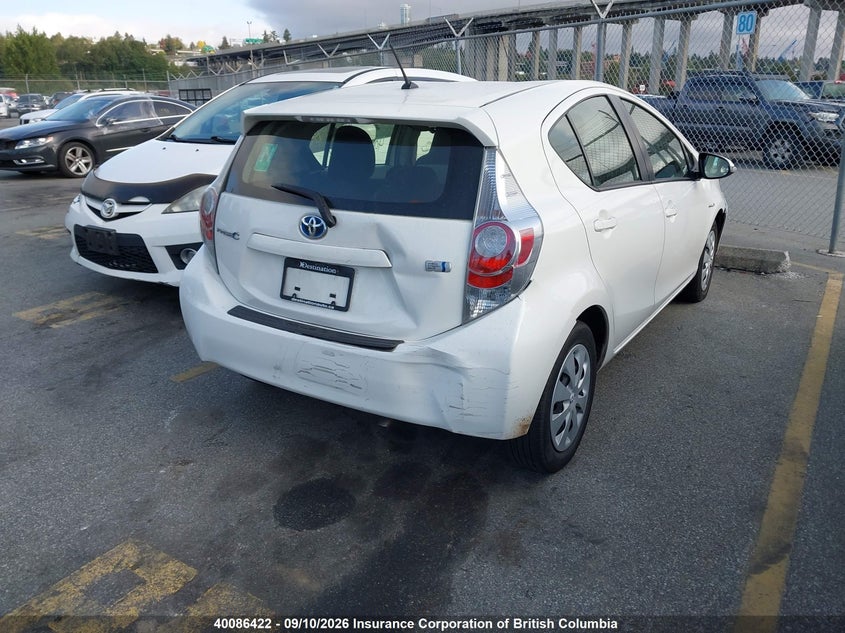 Vin: jtdkdtb38d1538824, lot: 30104881, toyota prius 20134