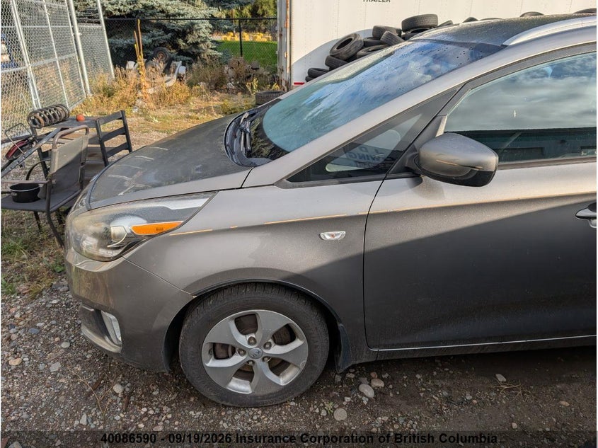 Vin: knaht8a37f7080573, lot: 30105112, kia rondo 20152