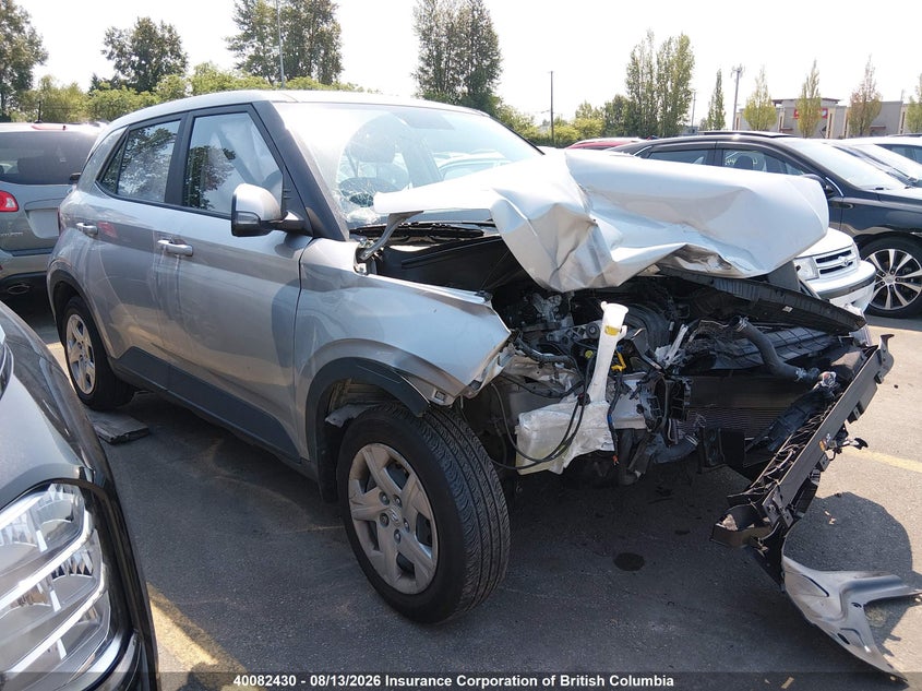 2022 Hyundai Venue Se, Удар спереди, IAAI, VIN KMHRB8A3XNU165901