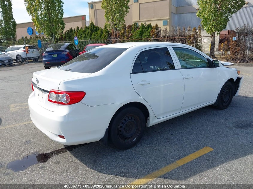 Vin: 2t1bu4eexdc070965, lot: 30105359, toyota corolla s/le 20134
