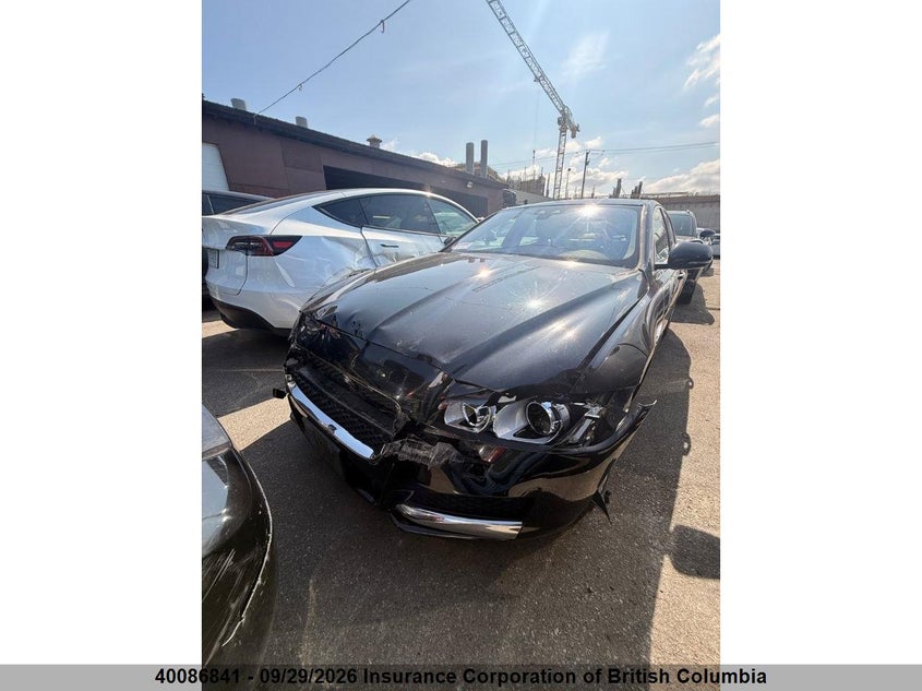 Vin: sajbk4fn8jcy59142, lot: 30105448, jaguar xf 20182