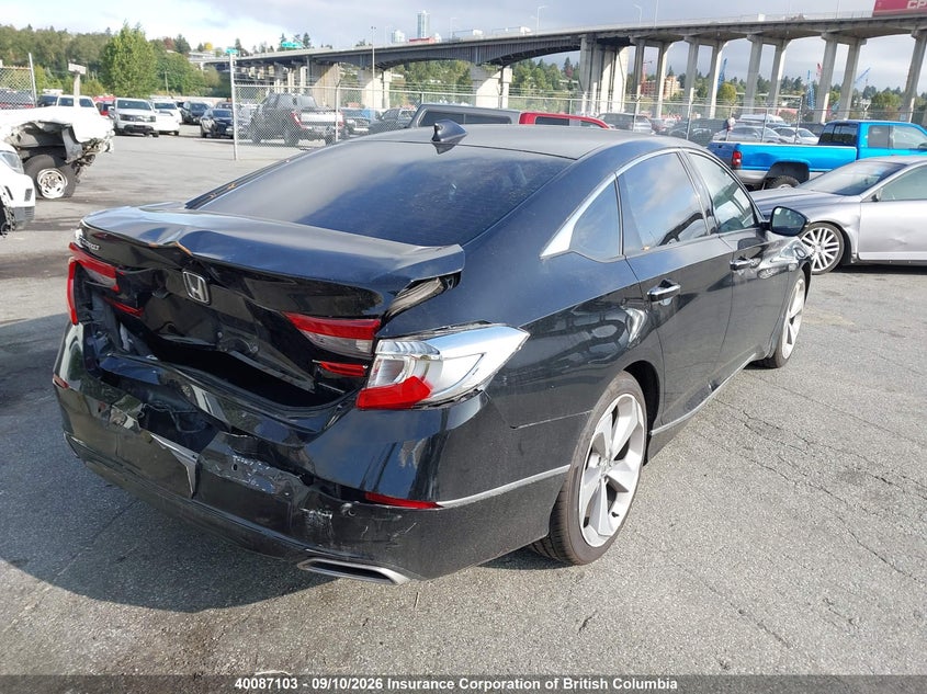 Vin: 1hgcv1f97ja810670, lot: 30105776, honda accord touring 20184