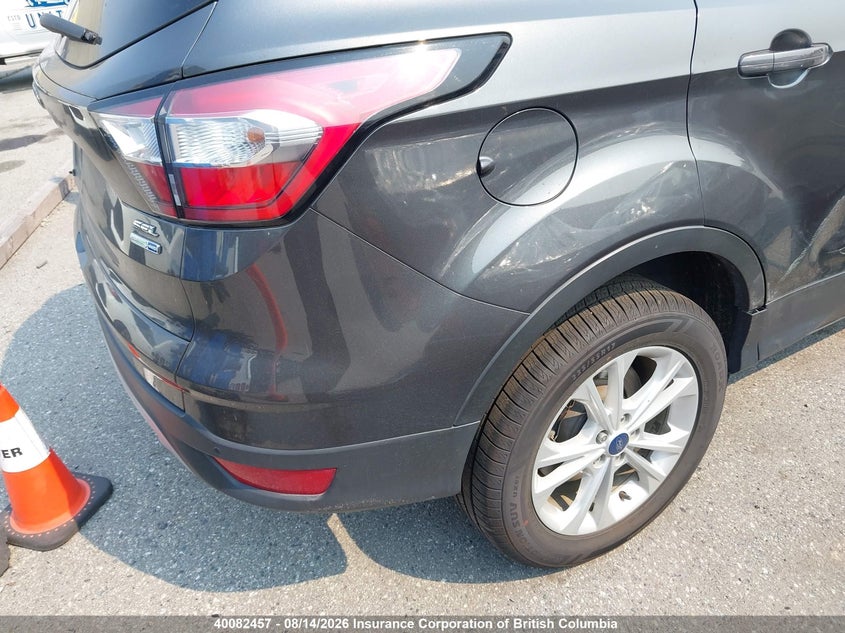 Vin: 1fmcu9h96juc52608, lot: 30105845, ford escape sel 20184