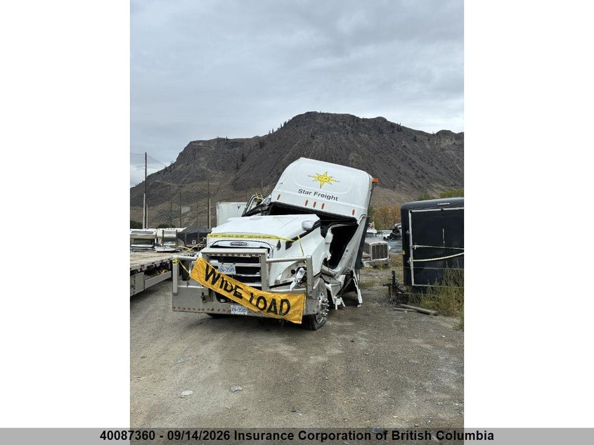 2023 BMW M8, Rollover, IAAI, VIN WBSDZ0C07PCM58994 — photo 2