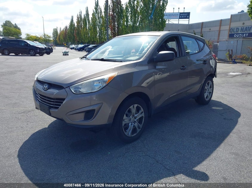 2015 Ford Fiesta, Левый зад, IAAI, VIN 3FADP4TJ6FM171663 — фото 2