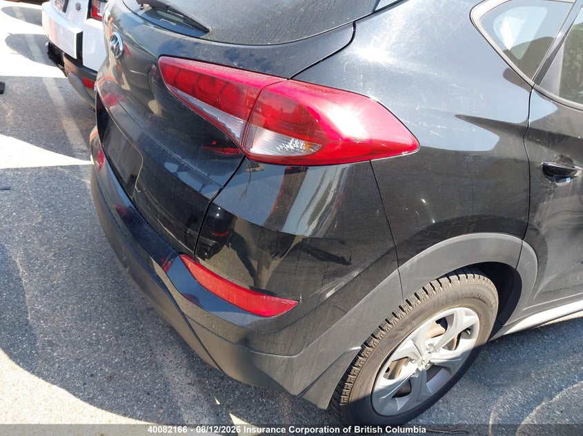 Vin: km8j23a4xhu443760, lot: 30106422, hyundai tucson se 20174