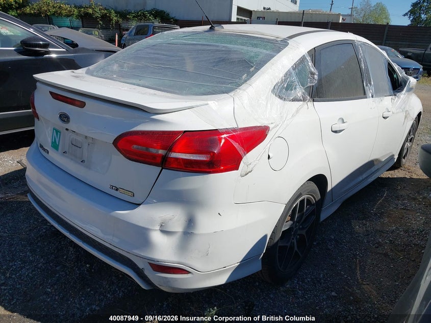 Vin: 1fadp3fe6fl284667, lot: 30106817, ford focus 20154