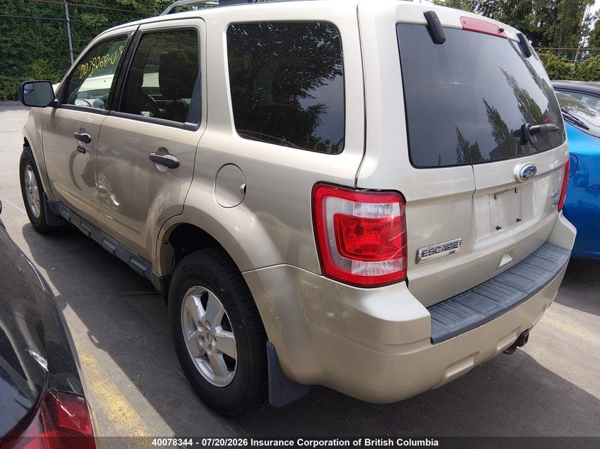 Vin: 1fmcu9dg4akb26716, lot: 30106947, ford escape xlt 20103
