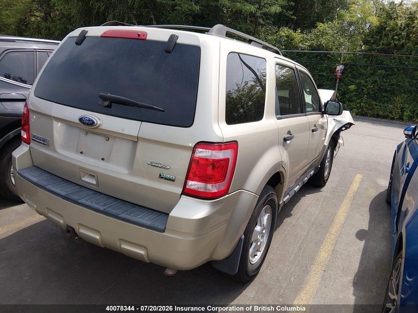 Vin: 1fmcu9dg4akb26716, lot: 30106947, ford escape xlt 20104