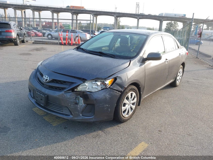 Vin: 2t1bu4ee7dc040709, lot: 30107628, toyota corolla s/le 20132
